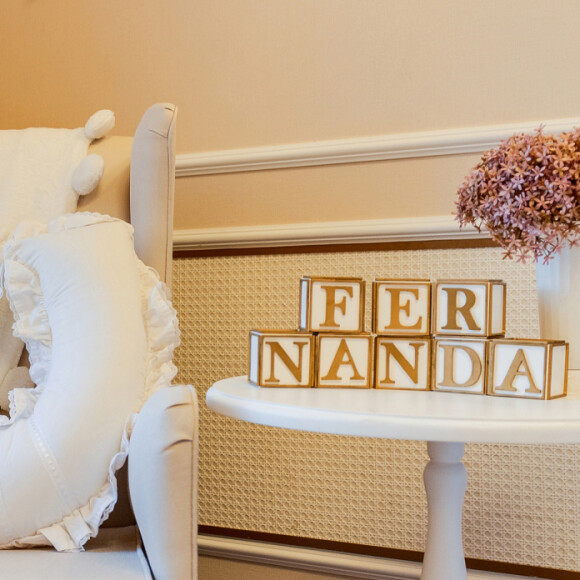 Filha de Biah Rodrigues e Sorocaba ganha quarto com decoração majoritariamente em branco