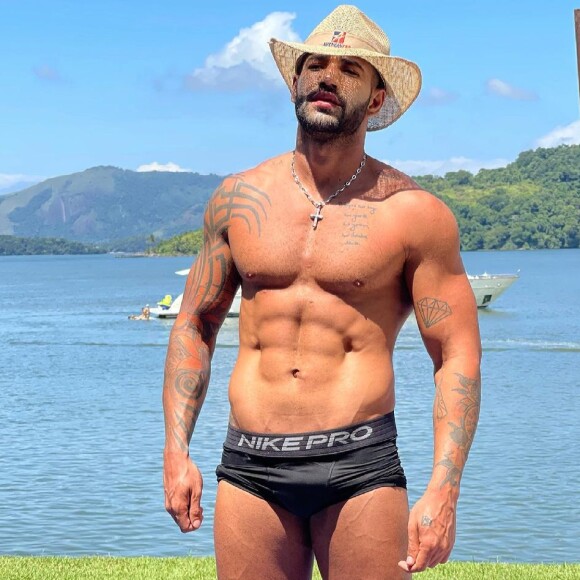 Foto de Gusttavo Lima de sunga fez sucesso na web