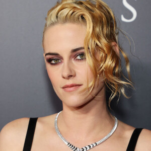 Kristen Stewart posou para fotos na première de 'Spencer', que aconteceu em Los Angeles