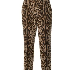 Calça de alfaiataria com estampa de animal print usada por Deolane Bezerra custa um total de R$ 6.100