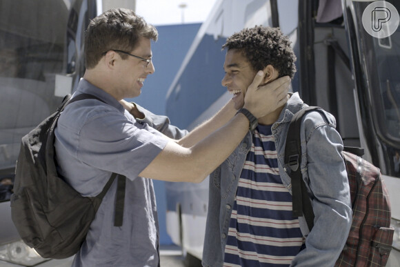 Christian (Cauã Reymond) diz a Ravi (Juan Paiva) que quando ele completar 18 anos vai passar no abrigo para buscá-lo no capítulo de segunda-feira, 8 de novembro de 2021 da novela 'Um Lugar ao Sol'