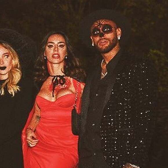 Neymar e Bruna Biancardi apareceram juntos em uma foto da festa de Halloween que aconteceu sexta-feira em Paris