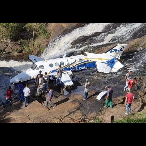 Avião de Marília Mendonça caiu em Caratinga, Minas Gerais