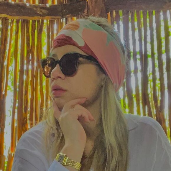 Marília Mendonça chegou a postar em seu Stories momento da refeição à bordo da aeronave que não chegaria ao destino e caiu em Caratinga (MG)