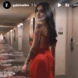 Longo vermelho de Gabi Melim no Grammy Latino 2021 tinha ombro único