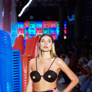 Sasha desfila para marca de moda sustentável na 52ª edição da SPFW