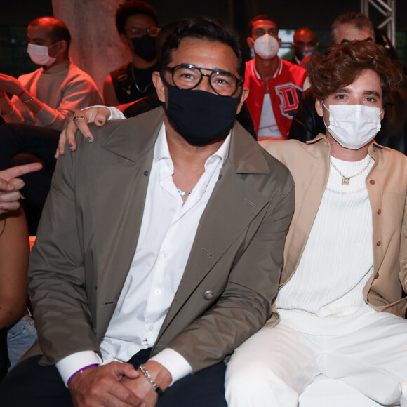 Luciano Szafir, João Figueiredo, Xuxa e a filha de Junno Andrade pretigiaram Sasha na primeira fila da plateia