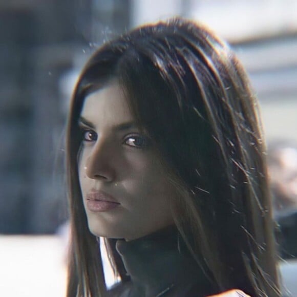 Camila Queiroz levará Globo para a justiça pela forma com que a saída dela foi comunicada ao público