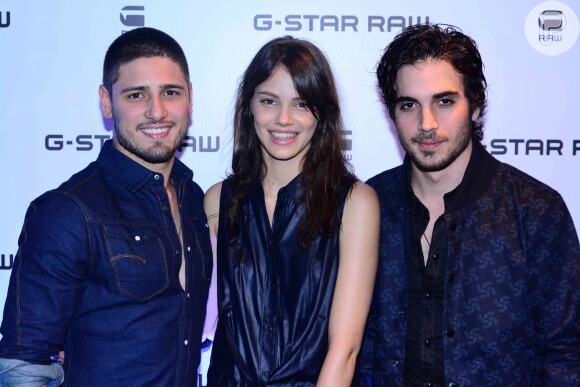 Daniel Rocha, Laura Neiva e Fiul prestigiam no sábado, 29 de nvoembro de 2014, a festa de lançamento da coleção RAW for the Oceans, na Cartel 011, em São Paulo
