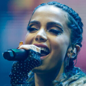 Anitta contou que vai cantar na final da Libertadores