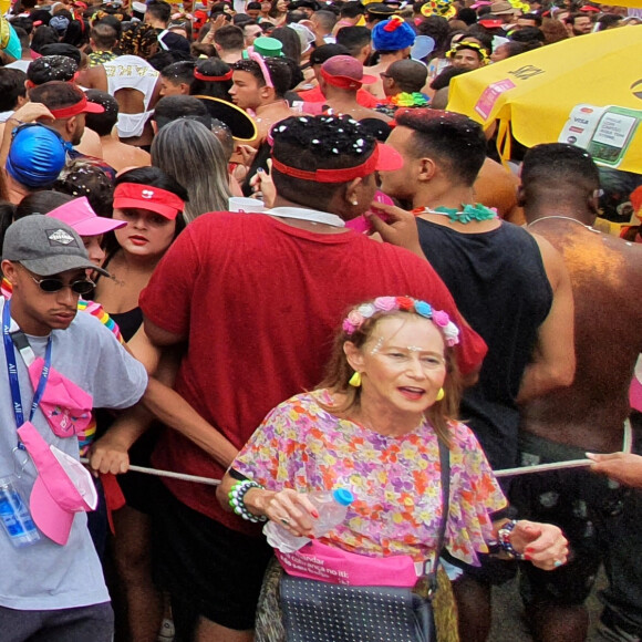 Muitos artistas, além de Peta Gil, estão apreensivos com o Carnaval por causa da nova variante da Covid, a chamada ômicron