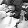 Thaila Ayala mostrou fotos do nascimento do filho com Renato Góes