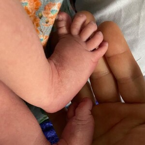 Kael é o primeiro de filho de Kayky Brito; ator postou uma foto do pezinho do bebê