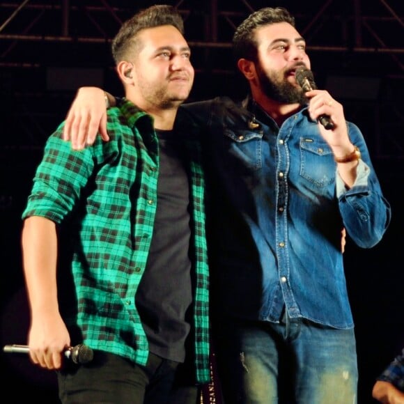 Henrique e Juliano se emocionaram durante show no Villa Country