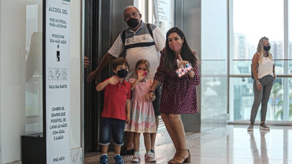 Flagra de Thais Fersoza com filhos em shopping choca atriz e surpreende web. Veja motivo!