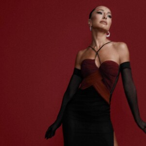 Vestido assimétrico de Sabrina Sato é da designer albanesa Nensi Dojaka