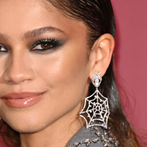 Detalhes do brinco de teia usado por Zendaya em evento do filme 'Homem Aranha: Sem Volta Para Casa'