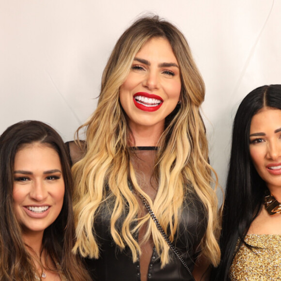 Simone e Simaria receberam Thelma Assis, Gkay, Erika Schneider e mais famosos em show