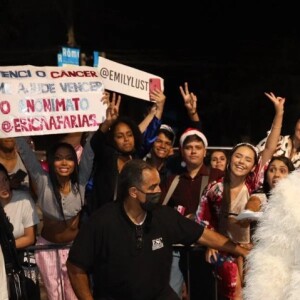 Virgínia Fonseca foi recebida no local do avento por uma multidão de fãs