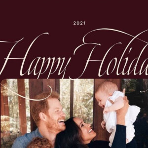 Primeira aparição da filha de Meghan Markle e Príncipe Harry, Lilibeth Diana veio em cartão de natal de 2021