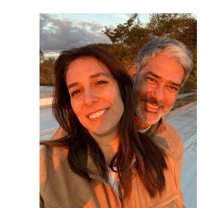 Foto de William Bonner e Natasha Dantas derrete internet: 'Você deixa William leve. Parabéns pela família'
