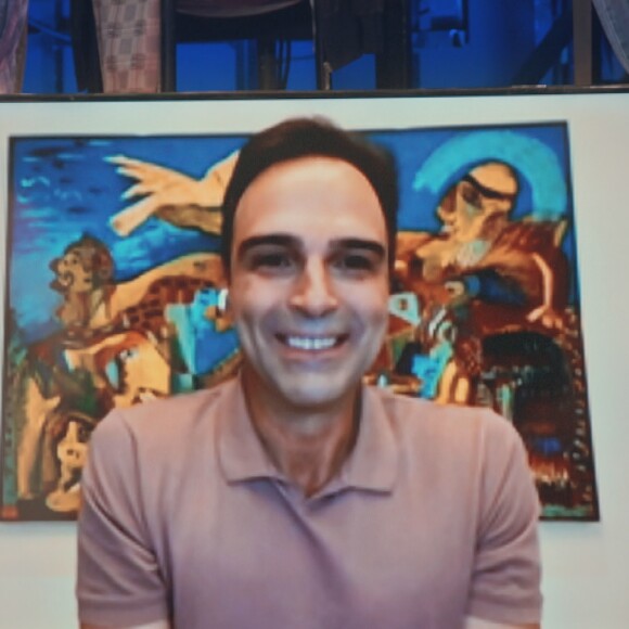 Tadeu Schmidt falou sobre o comando do 'BBB22' no 'Altas Horas'