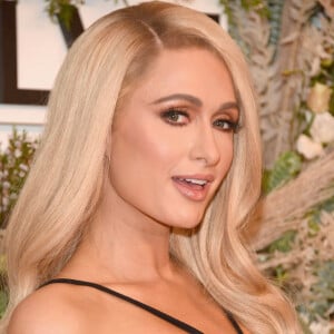 Paris Hilton perguntou sobre as botas de Anitta no Instagram