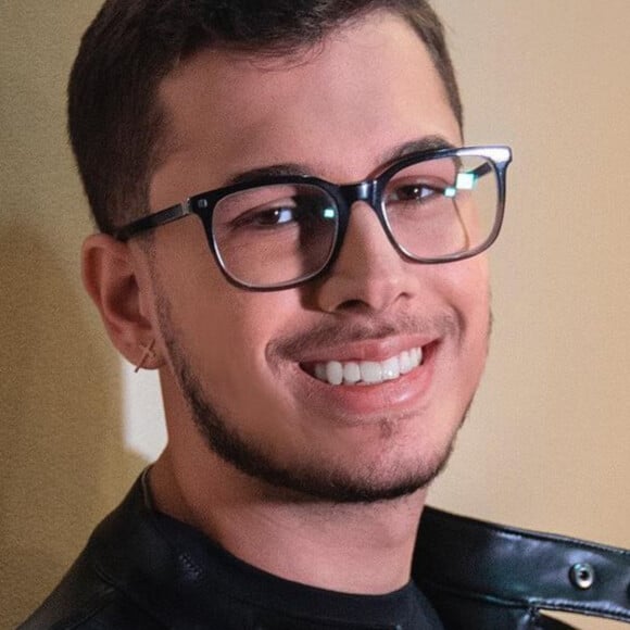 Irmão de Marília Mendonça voltou a se referir a Naiara Azevedo em meio a polêmica envolvendo feat das cantoras gravado em 2020