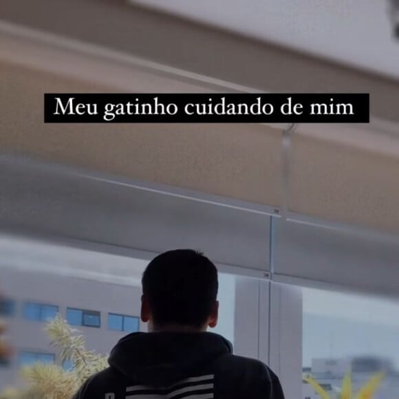 Internada, Fernanda Paes Leme está acompanhada do namorado, Victor Sampaio