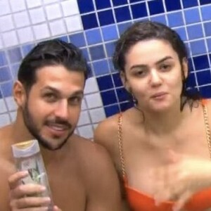 'BBB 22': Rodrigo e Eslovênia chegaram a tomar banho juntos na casa, mas ainda não trocaram carinhos além da amizade