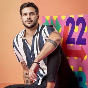 Na primeira festa do 'BBB 22', Rodrigo deu um toco em Natália e tentou ficar com Bárbara