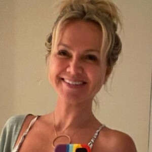 Eliana tem 48 anos e sempre faz sucesso com o corpão nas redes sociais