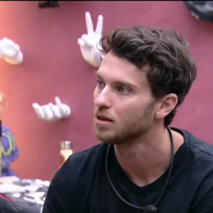 'BBB 22': Lucas aconselha Naiara Azevedo: 'Às vezes você se isola muito na cozinha. Você não deixa as pessoas te conhecerem'