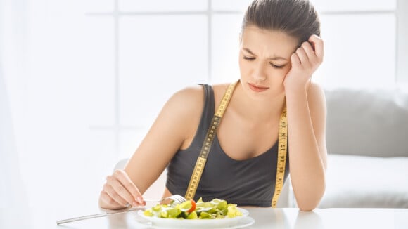 Distúrbio alimentar: privação em dieta sem orientação causa prejuízos à saúde, contam especialistas