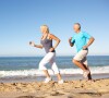 Corrida na areia pode ser feita por pessoas de diferentes idades e condicionamentos físicos