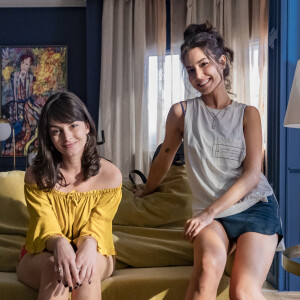 Bela (Bruna Martins) vai embora da casa de Cecília (Fernanda Marques) quando descobre que a amiga já sabia do namoro da mãe dela com Felipe (Gabriel Leone) na novela 'Um Lugar ao Sol' no capítulo de segunda-feira, 14 de fevereiro de 2022