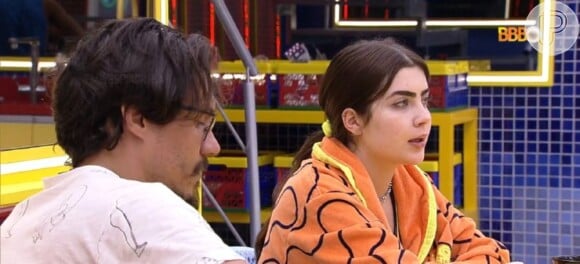 No VIP do 'BBB 22', Jade Picon reclamou que Lucas comeu todo o chocolate branco, seu favorito, e Eliezer ficou indignado porque não pôde comer a granola por causa do brother