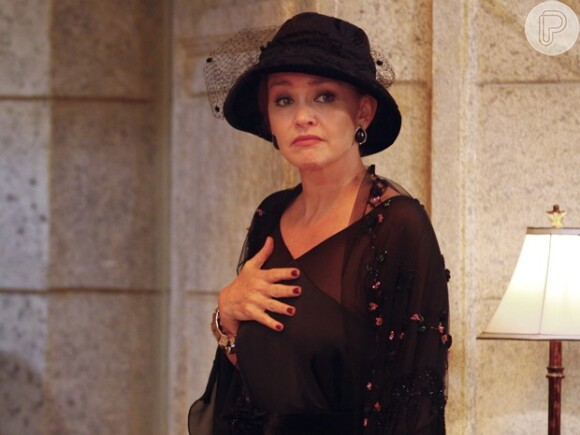 Julia Lemmertz fez uma participação em 'Guerra dos Sexos' como Blanche, uma suposta namorada de Otávio (Tony Ramos), em 6 de fevereiro de 2013