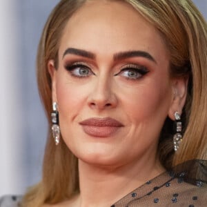 Maquiagem de Adele no BRIT Awards roubou a cena no red carpet