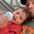   Murilo Huff e Leo, filho do sertanejo com Marília Mendonça, foram enaltecidos pelos internautas: 'Amo ver o sorriso de vocês dois'  
