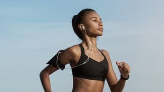 Caminhada ao ar livre: experts apontam benefícios do exercício para corpo e saúde mental