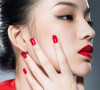 Batom vermelho! Lábios poderosos dão up em visual de mulheres com ascendência asiática