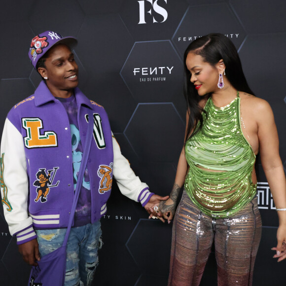 Rihanna está à espera do primeiro filho com o cantor A$AP Rocky