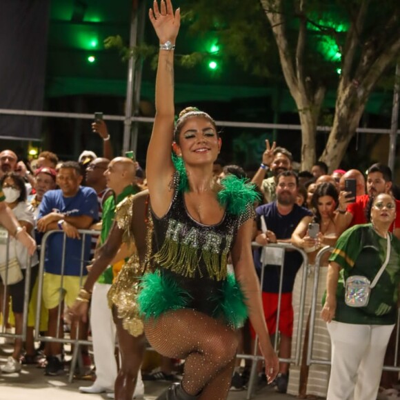 Hariany Almeida foi outra que desfilou com a Imperatriz Leopoldinense no evento de abertura do Carnaval