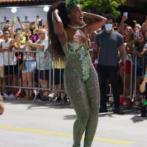 Iza foi destaque na noite do desfile de abertura do Rio Carnaval 2022, com a Imperatriz, assim como Viviane Araújo, que desfilou pelo Salgueiro