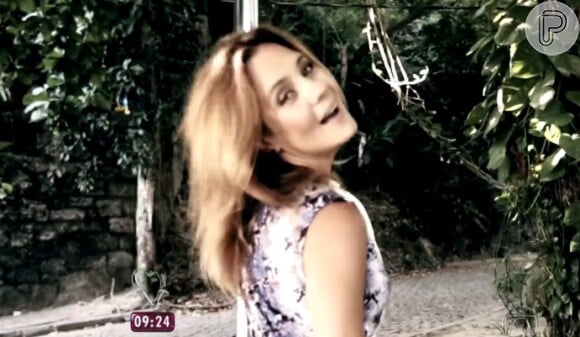 Adriana Esteves sensualiza em clipe 'Pole Dance', nova música de Ana Carolina