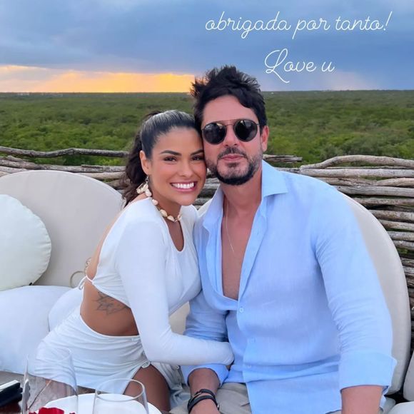 Ex-BBB Munik Nunes e empresário Paulo Simão estão curtindo viagem romântica