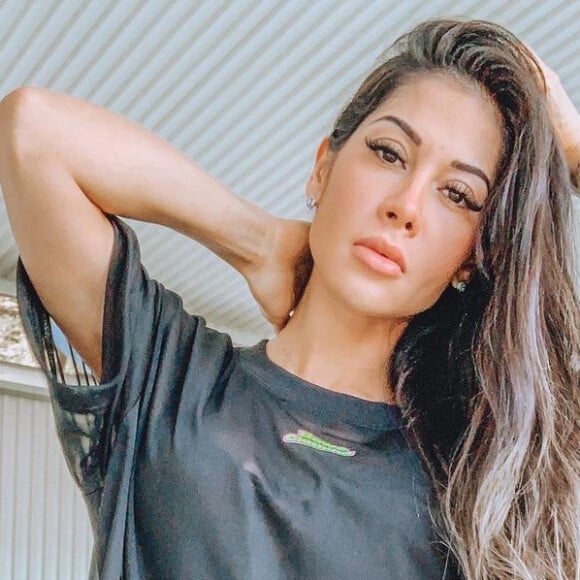 Maíra Cardi gravou um vídeo com quase dez minutos para justificar polêmica sobre 'estupro alimentar' e disse que público tirou suas palavras de contexto