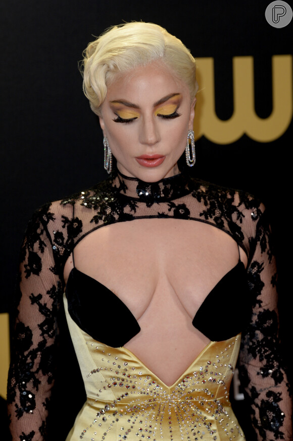 Olhar marcante de Lady Gaga foi destaque em make no Critics Choice Awards