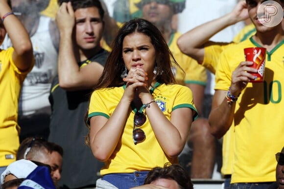 Bruna Marquezine torceu por Neymar no jogo da Seleção Brasileira contra Chile em 28 de junho de 2014